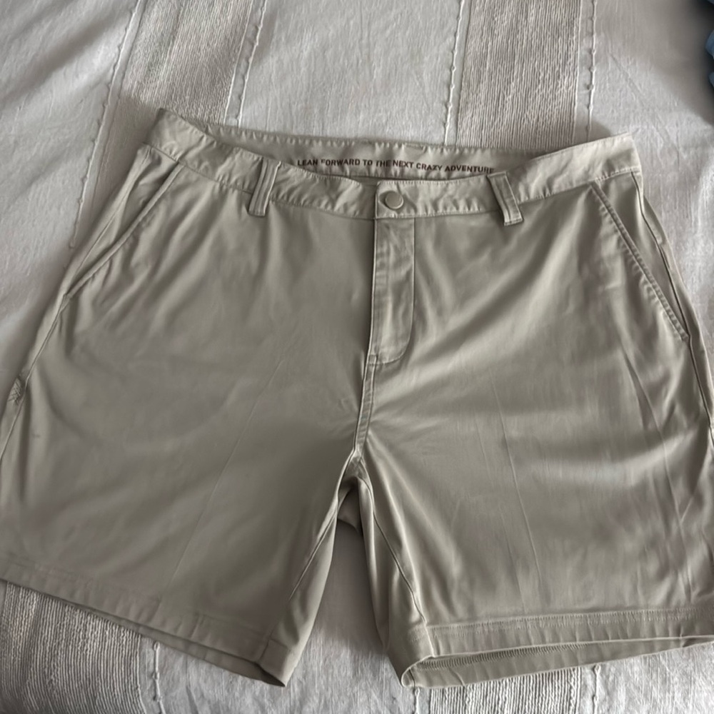 RHONE Khaki Stretch 7" Inseam Commuter Shorts Size 36